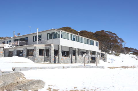 Corroboree Lodge - Tourism Caloundra 1