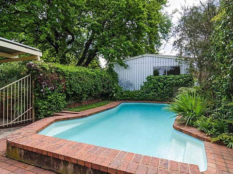 Dumas House - Tourism Caloundra 2