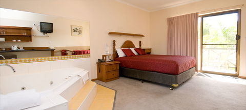 Renmark Hotel/Motel & Function Centre - Tourism Caloundra 7