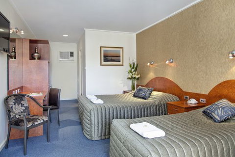 Tonsley Hotel - Tourism Caloundra 3