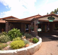 Wave Rock Motel - Tourism Caloundra