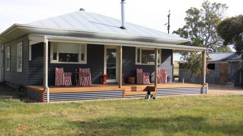 Rabbiter's Hut - Tourism Caloundra 0