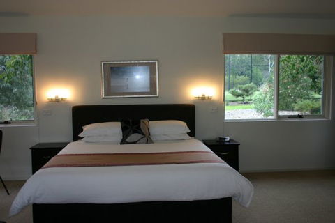 Arusha B&B Retreat - Tourism Caloundra 1