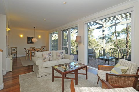 Villa Malbec - Tourism Caloundra 3