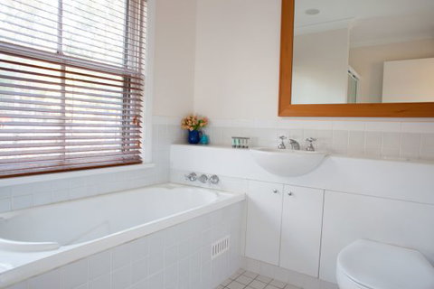 Villa Malbec - Tourism Caloundra 7