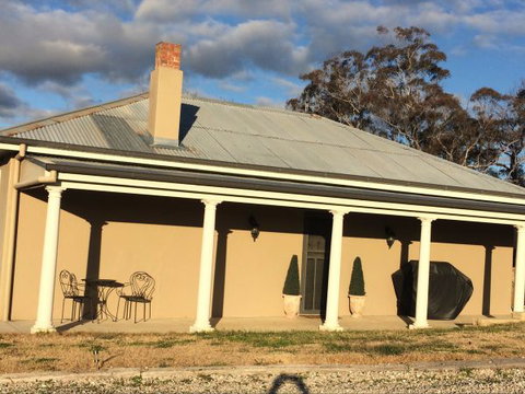 White Cedars Cottage - Tourism Caloundra 0
