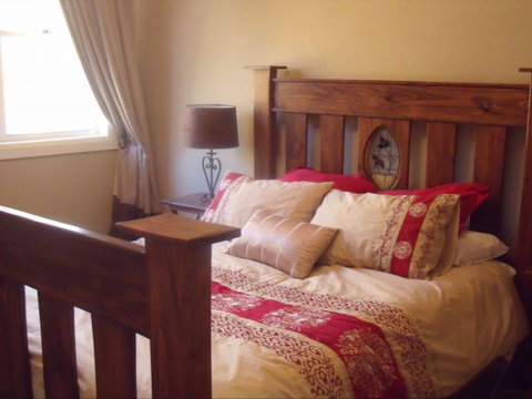 White Cedars Cottage - Tourism Caloundra 2