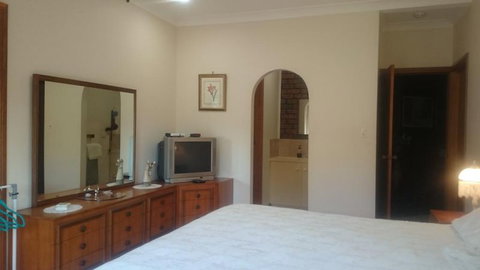 Gaerwood Bed Breakfast - Tourism Caloundra 2