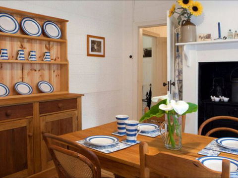 Brown's House Bed & Breakfast - Tourism Caloundra 5