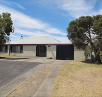 Carthew Street Holiday Home - Tourism Caloundra