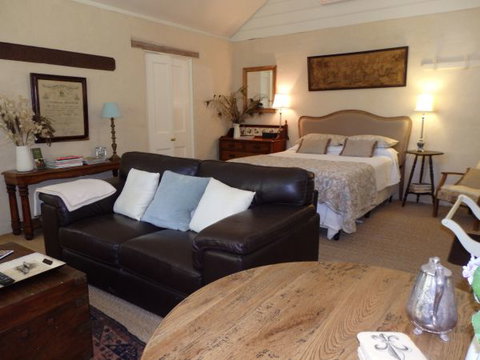 Harcourt Elms Bed And Breakfast - Tourism Caloundra 3