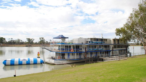 Murray River Queen Backpackers - Tourism Caloundra 0