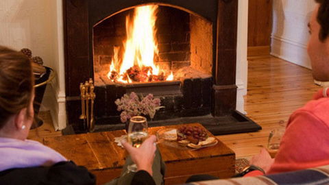 Brown's House Bed & Breakfast - Tourism Caloundra 0