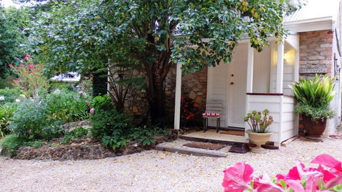 Harcourt Elms Bed And Breakfast - Tourism Caloundra 0