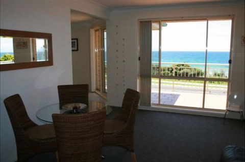 Abby's By The Sea - Tourism Caloundra 0