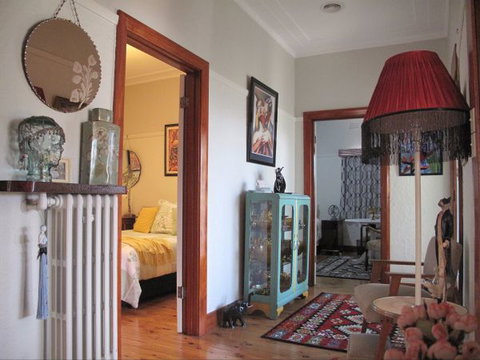 B&B Wodonga - Art Deco Accommodation - Tourism Caloundra 7