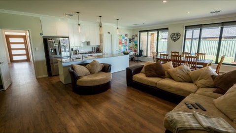 Barossa Family Holiday Home - Tourism Caloundra 8