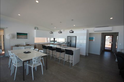 Beach Bliss Wallaroo - Tourism Caloundra 6