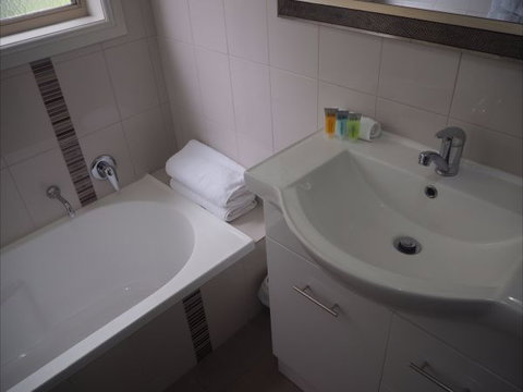 Bertha Street Serviced Apartments - Tourism Caloundra 2