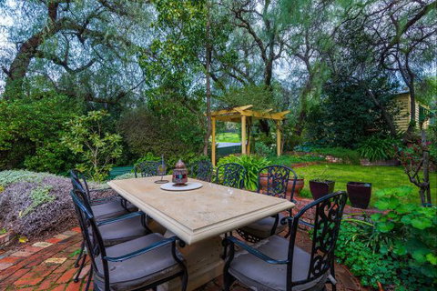 Bendigo Cottages Bed And Breakfast - Tourism Caloundra 3