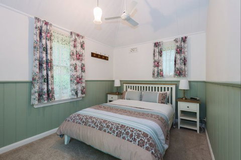 Bendigo Cottages Bed And Breakfast - Tourism Caloundra 5