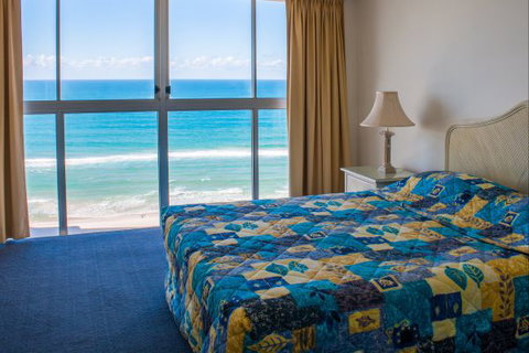 Cashelmara Burleigh Beachfront Apartments - Tourism Caloundra 2