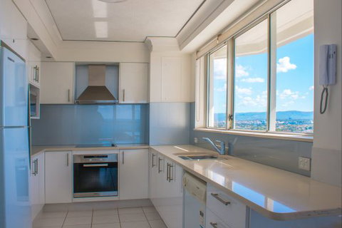 Cashelmara Burleigh Beachfront Apartments - Tourism Caloundra 6