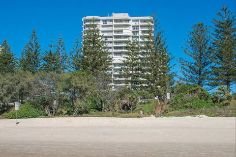 Cashelmara Burleigh Beachfront Apartments - Tourism Caloundra 9