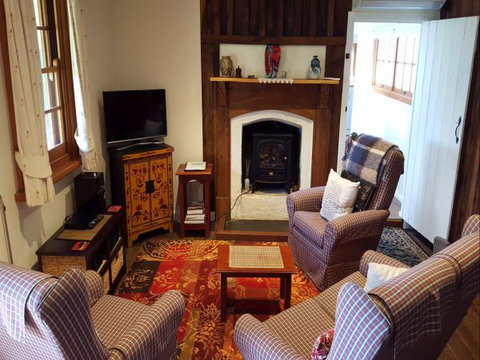 Cameron's Cottage - Tourism Caloundra 2