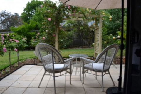 Garden Cottage B And B - Tourism Caloundra 1