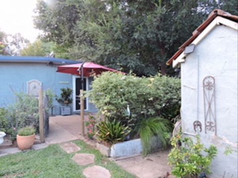 Garden Cottage B And B - Tourism Caloundra 6