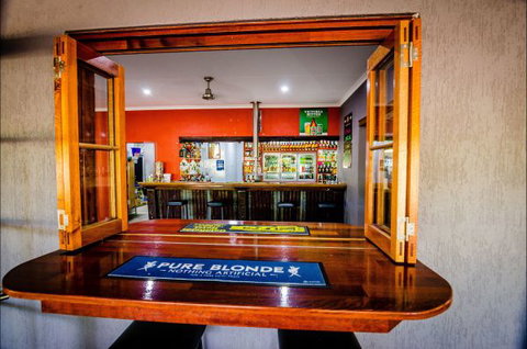 Goldfields Hotel And Finnigan's Rest - Tourism Caloundra 4