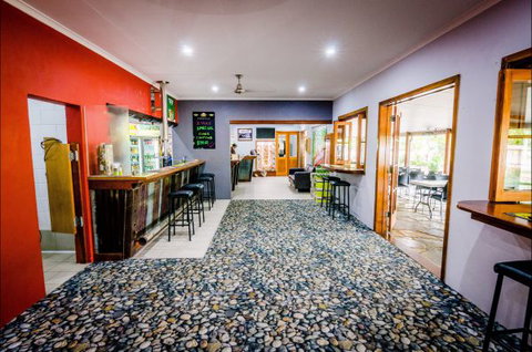 Goldfields Hotel And Finnigan's Rest - Tourism Caloundra 5