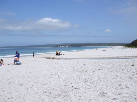 Hyams Beach Holiday Apartment - Tourism Caloundra 1