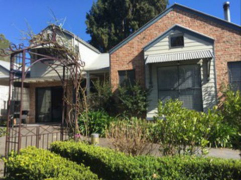 K-Vee Self Contained Accommodation - Tourism Caloundra 0