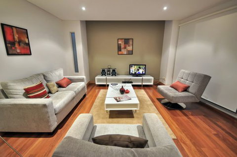 La Loft Apartments - Tourism Caloundra 3