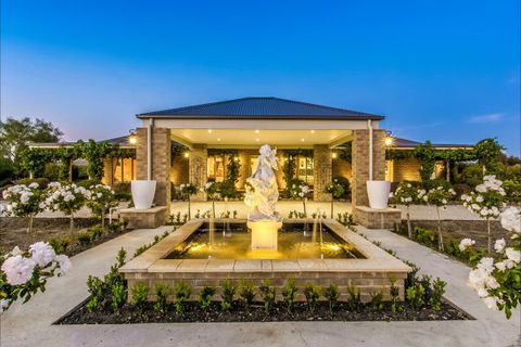 La Bella Vita - Tourism Caloundra 0