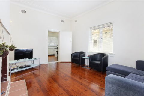 Le Bois Cottage - Tourism Caloundra 2