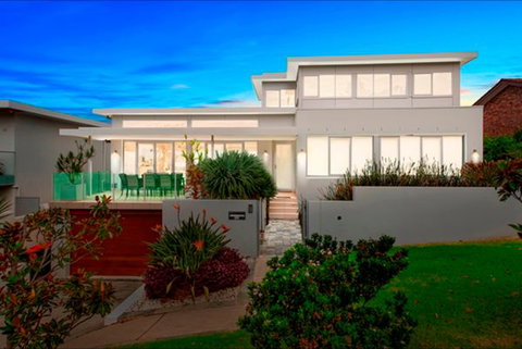 Limelight - Tourism Caloundra 0