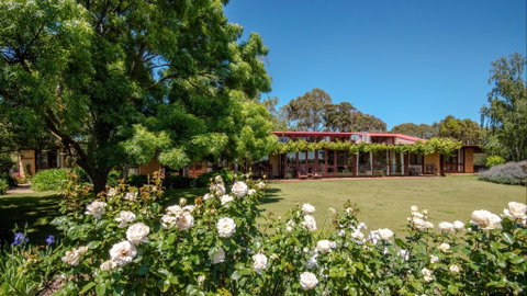Mulberry Lodge Country Retreat - Tourism Caloundra 0