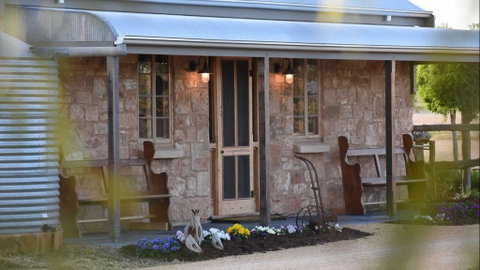 Riverline Cottage - Tourism Caloundra 0