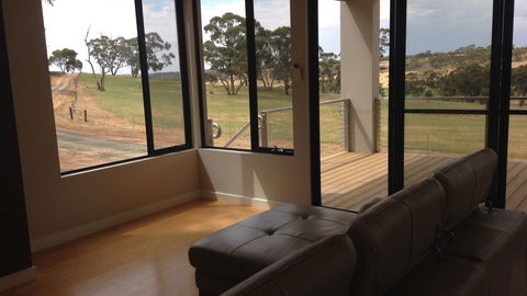 Neagles Retreat Villas - Tourism Caloundra 0