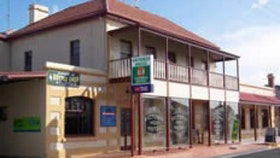 Victoria Hotel - Tourism Caloundra 4