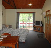 The Old Oak Bed and Breakfast - The Shearing Shed - Tourism Caloundra