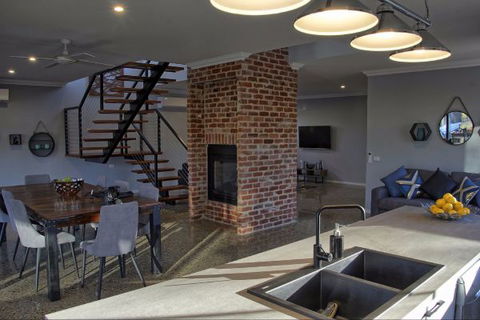 Lusso KV - Tourism Caloundra 4