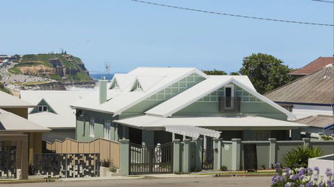 Merewether Beach House B And B - Tourism Caloundra 0