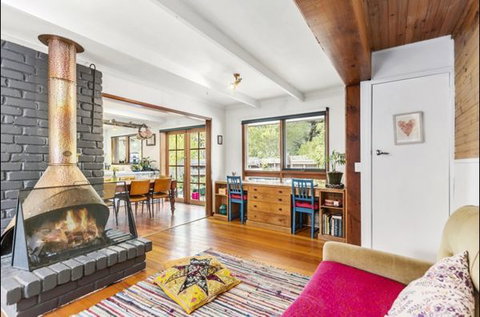 Ocean Groovers Getaway - Tourism Caloundra 0