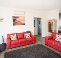 RED FIN part of BLUE FIN HOLIDAY HOMES - Tourism Caloundra