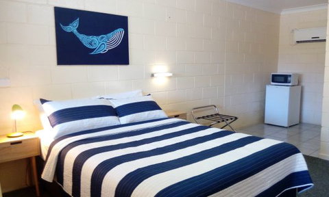 Sail Inn - Yeppoon - Tourism Caloundra 0