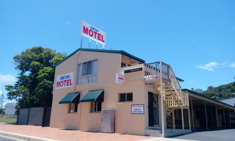 Sail Inn - Yeppoon - Tourism Caloundra 1